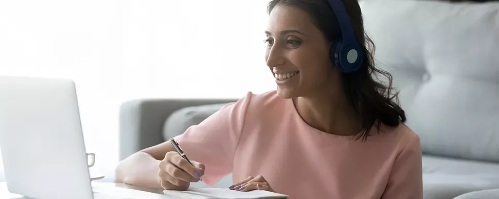 How do trends in remote working in the UAE align with the intent to relocate? 